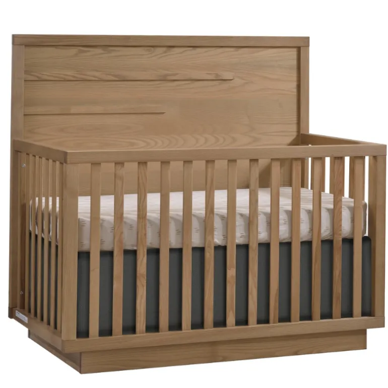 Como 4-in-1 Convertible Crib with Horizontal Molding